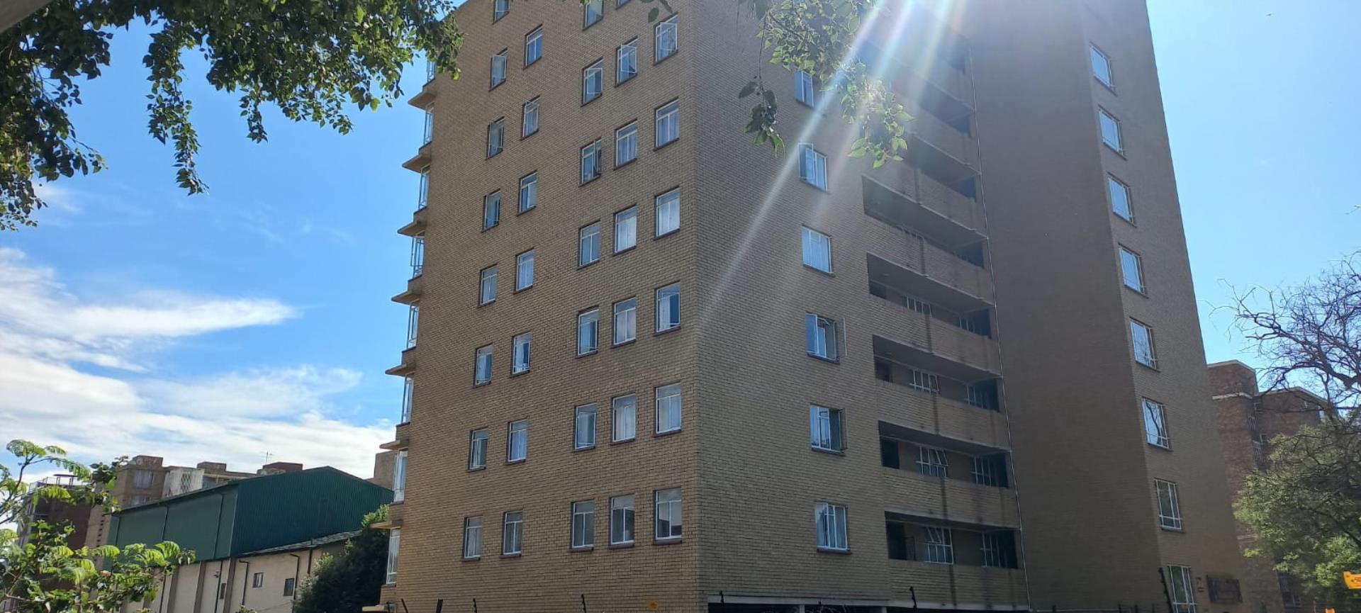 5 Bedroom Apartment for Sale - Gauteng